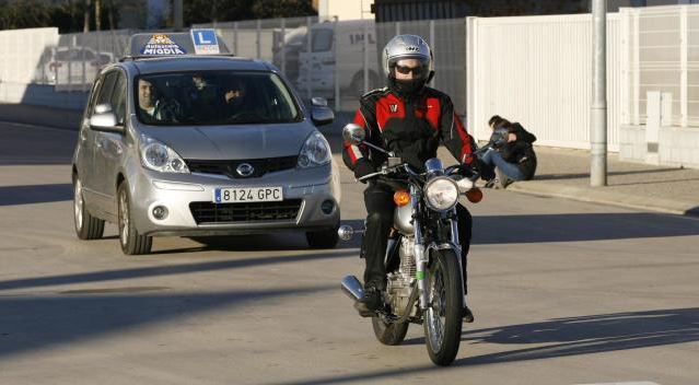 El caos per treure’s el carnet de cotxe continua en l’inici de curs a Girona